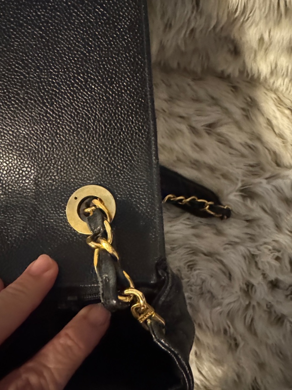 Final price🔥Vintage Black Quilted Shoulder Bag with Gold Chain Strap - Chanel - Picture 11 of 17